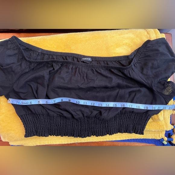 Torrid Black Off Shoulder Linen Smocked Waist Top Size 1X - Picture 8 of 8